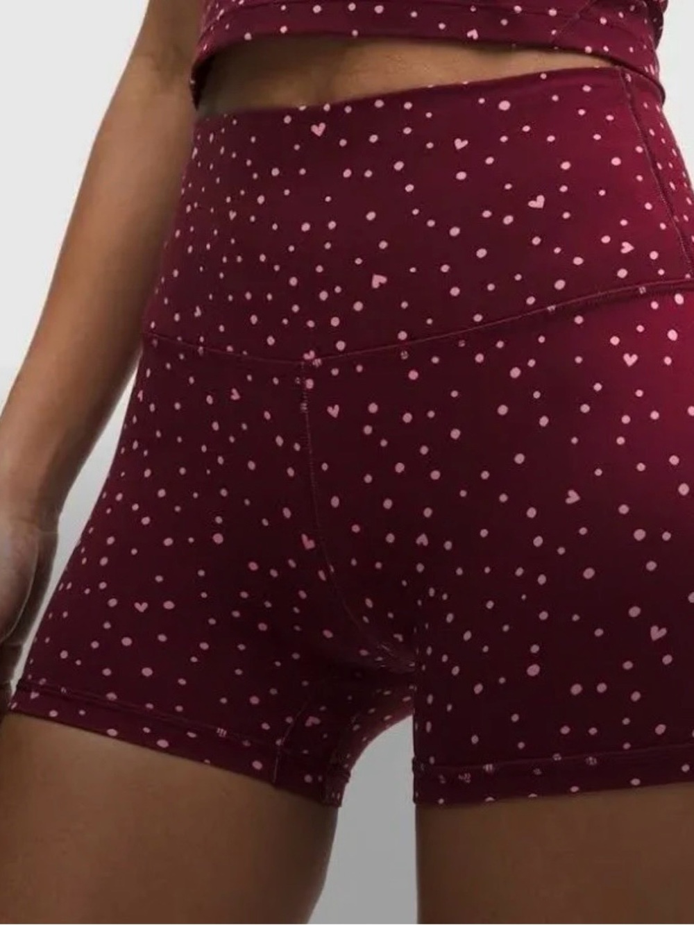 NWT Align No Line HR Scattered Heart Shorts 4” Burgundy Bay